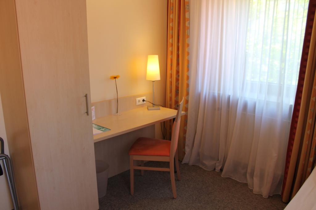 Hotel Petzengarten Nuremberg Exterior photo